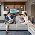 Four Seasons Hotel Hong Kong