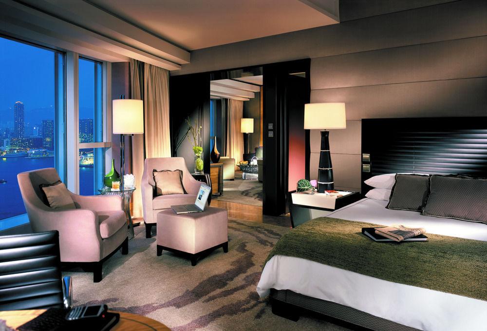 Four Seasons Khách sạn