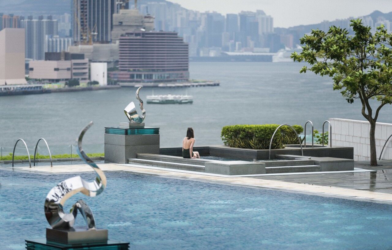Four Seasons Khách sạn 5*