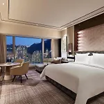 Four Seasons Hotel Hong Kong