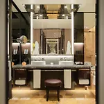 Four Seasons Hotel Hong Kong