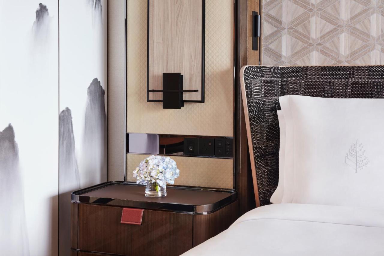 Four Seasons Hong Kong